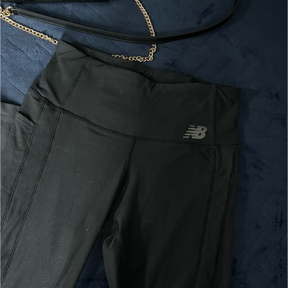 INSANELY SOFT NEW BALANCE LEGGINGS (worn once)